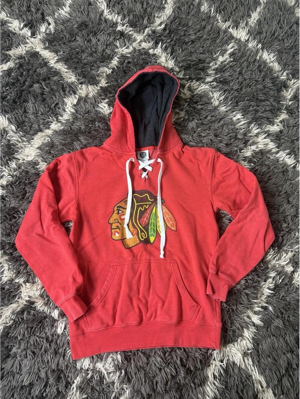 Chicago Blackhawks Hoodie Men’s Small Red Pullover Sweatshirt NHL Hockey